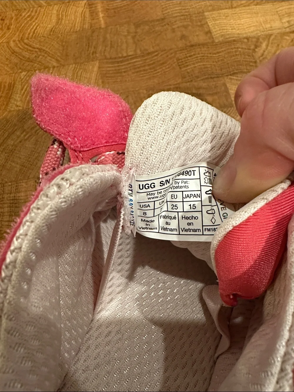 UGG Lo Lowmel toddler size 8 Sneakers